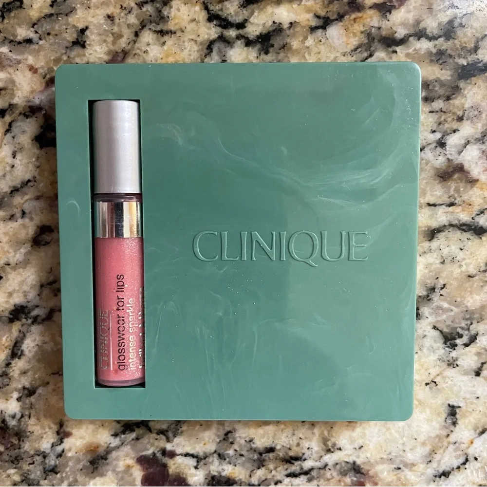 Clinique Blush and Lip Palette - Picture 2 of 3
